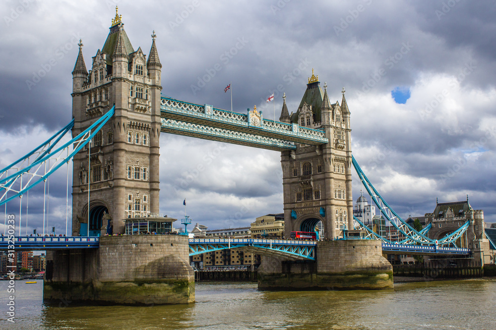 Obraz premium tower bridge in london