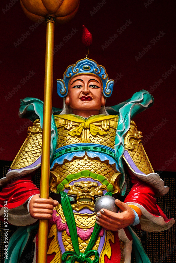 Obraz premium God statue at Chinese temple