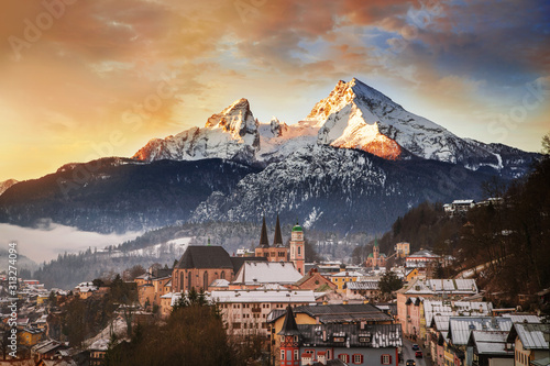 Blick auf Berchtesgaden mit Watzmann photo