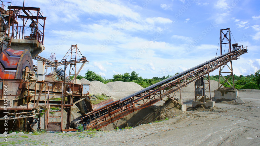 Big equipment of crushed stone factory