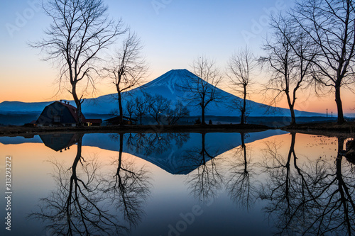 朝焼け　富士山　ふもとっぱらキャンプ場