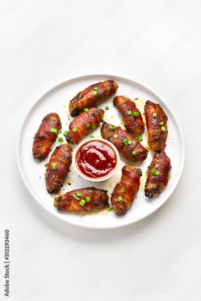 Bacon wrapped grilled chicken wings Bacon wrapped grilled chicken wings