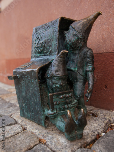 dwarfs in Wrocław. Bankomatki