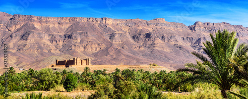 Foto Mountain landscape, Oasis of the Draa Valley, Morocco.