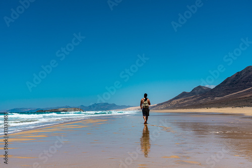 Caminando por la playa