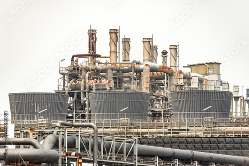 Εκτύπωση καμβά cooling towers for the oil and gas refining industry in australia