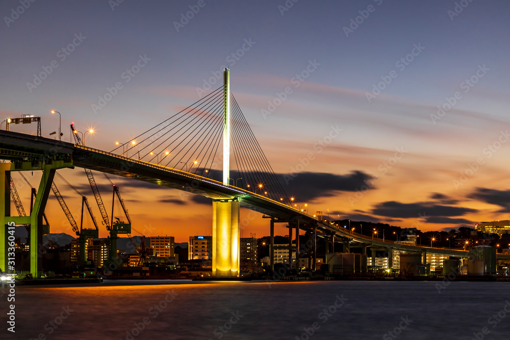Fototapeta premium 福岡都市高速荒津大橋