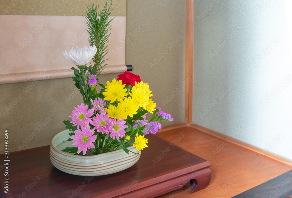 生け花正月迎春花床の間 63 1 Stock Photo Adobe Stock