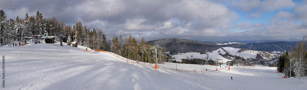 Panorama - Stacja narciarska Słowtwiny - stacja górna