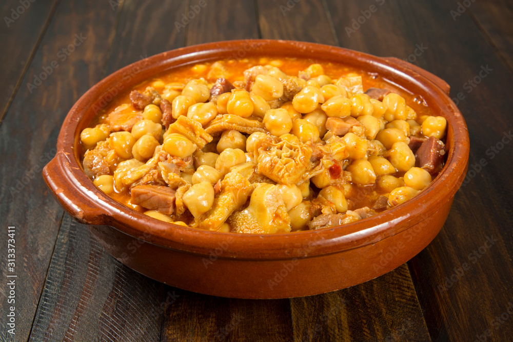 Garbanzos con callos de ternera Garbanzos con callos de ternera