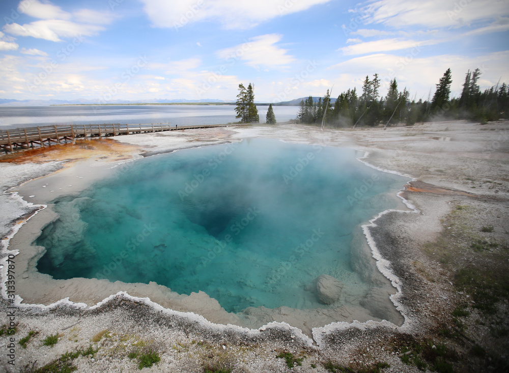 West Thumb Geyser Basin, Yellowstone National Park West Thumb Geyser Basin, Yellowstone National Park