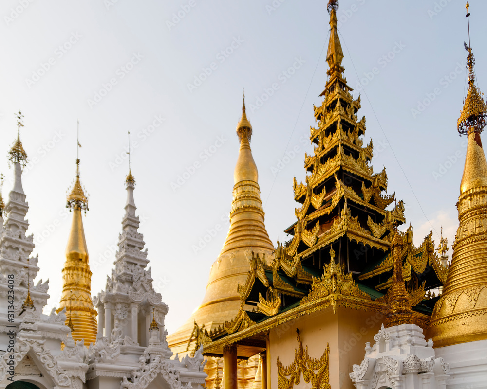 shwedagon pagod in Rangon, Myanamar 