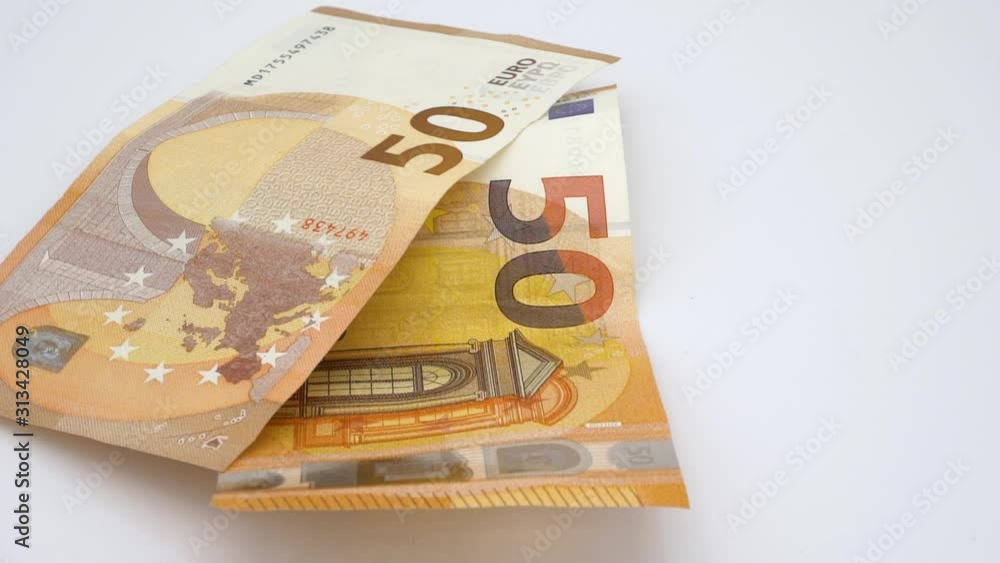 Euro Geld Scheine fallen in Zeitlupe Bargeld Euro Geld Scheine fallen in Zeitlupe Bargeld