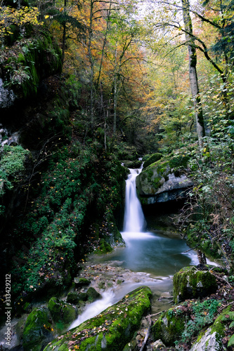 Wasserfälle in der Taubenlochschlucht bei Twann (Kanton Bern, Schweiz)