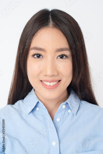 Attractive Asian woman portrait  on white background © tonefotografia