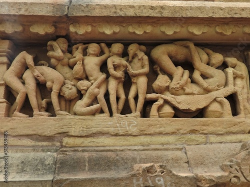 Obraz na płótnie The frescoes are erotic inside the temples of the Western group including Visvanatha-Khajuraho, Madhya Pradesh, India, UNESCO heritage w salonie
