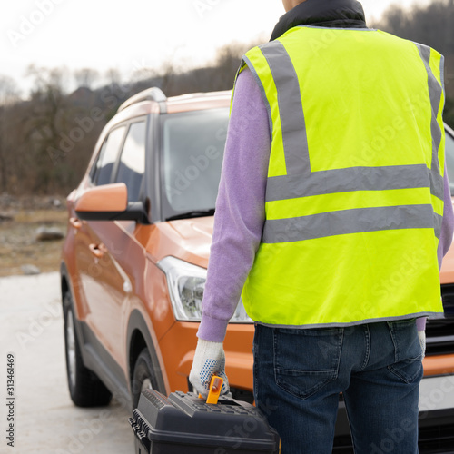 Image of a service worker or mechanic to help on the road