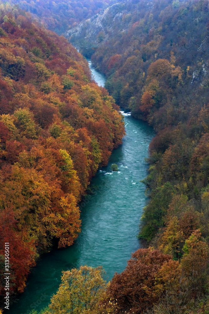 Obraz premium Autumn in Dobra River canyon with waterfalls, Croatia