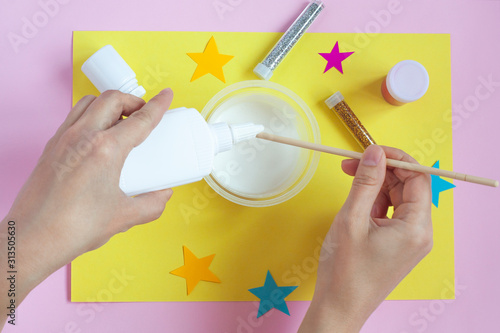 Foto Making slime toy at home