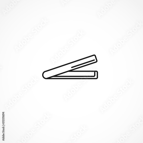 straightening forceps icon on white background