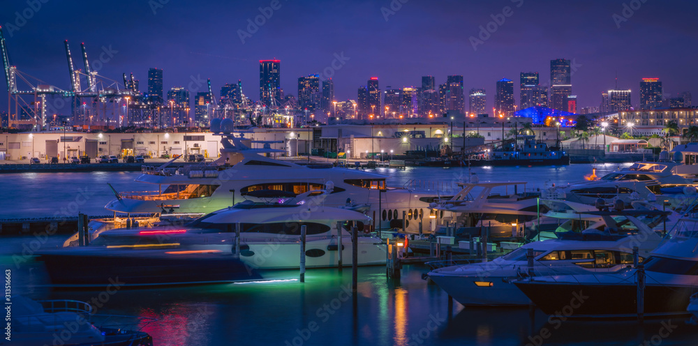 night city building bay cityscape downtown panorama lighting boats dock miami