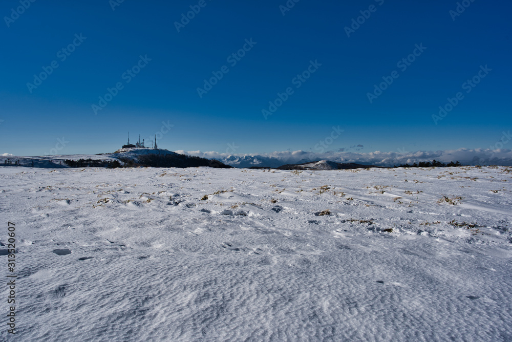 長野県　美ヶ原高原の雪景色