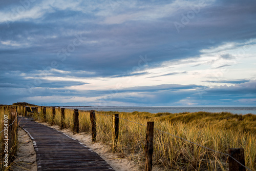 Sonnenaufgangsstimmung auf Langeoog im Dezember