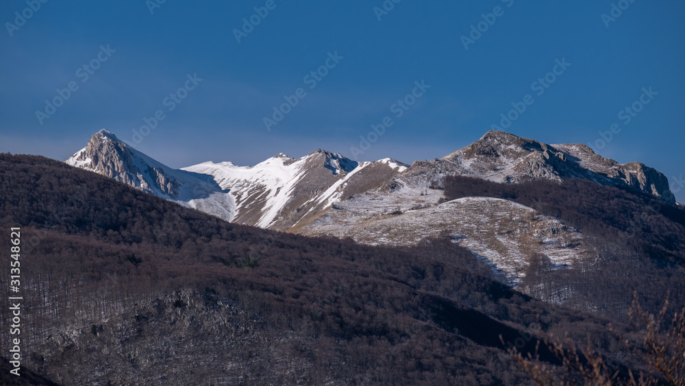Montagna invernale in Abruzzo