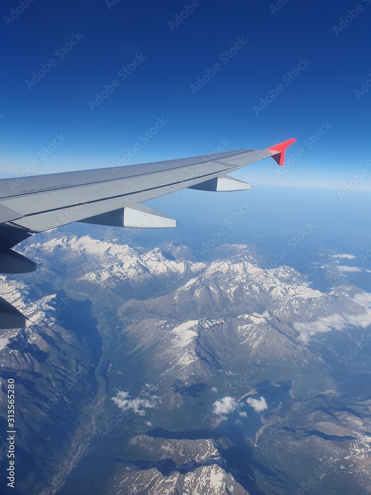 Obraz premium Flug über die Alpen