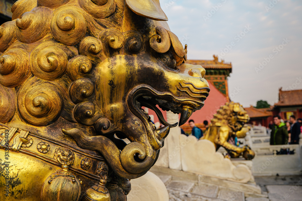 Fototapeta premium China Beijing Peking - Statue in the Forbidden City