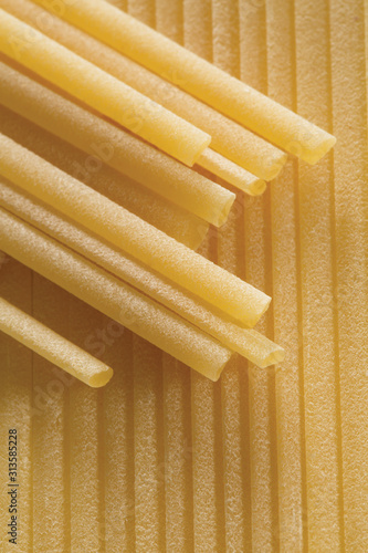 Linguine - Pasta di Gragnano - Bronze die - Italian food specialty