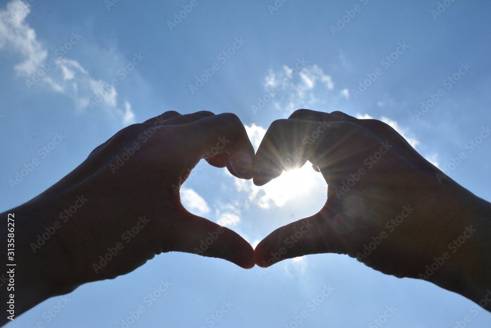 Obraz premium Heart shape with sun