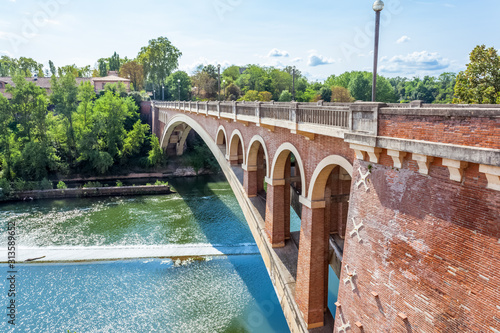 Pont de Gaillac sur le Tarn, France  photo