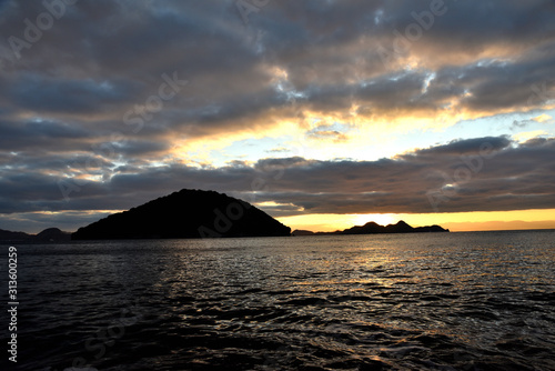 情島　朝日　