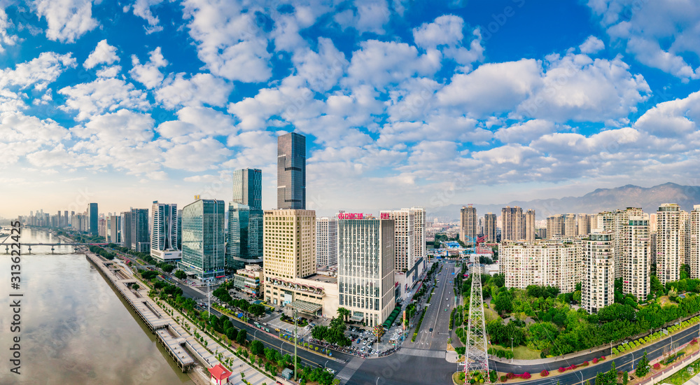 Obraz premium Urban scenery on both sides of minjiang river, fuzhou city, fujian province, China