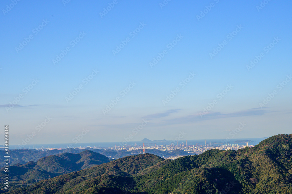 Fototapeta premium 平尾台から望む北九州【福岡県北九州市】