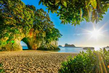Poster Cathedral Cove Zonsopkomst Cathedral Cove Nieuw-Zeeland  © Matthias Friel