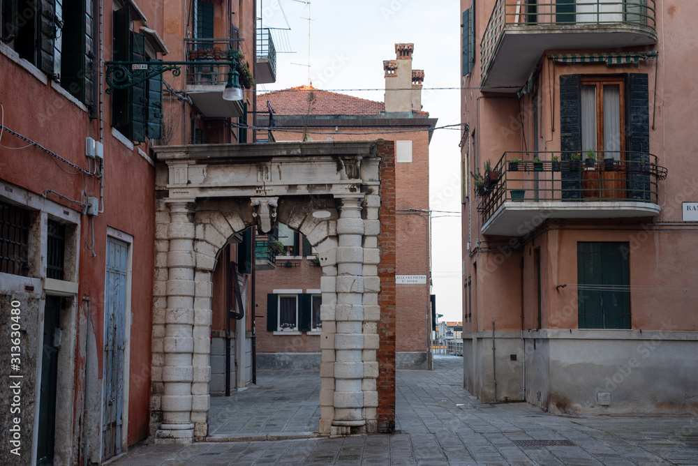 Arche, vieille rue de Venise, Italie