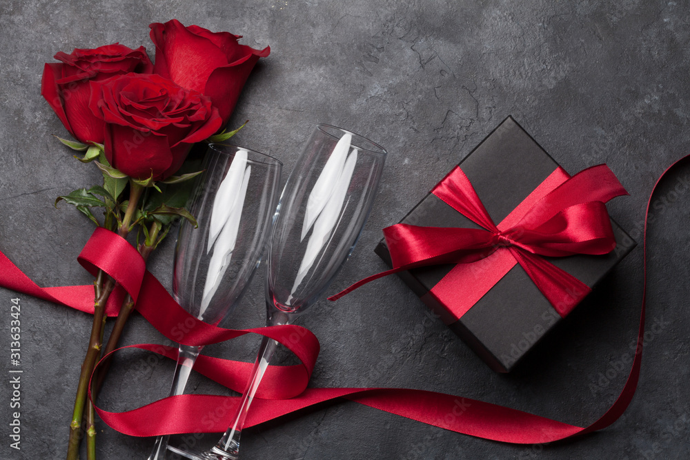 Valentines day gift box, wine and roses - obrazy, fototapety, plakaty 