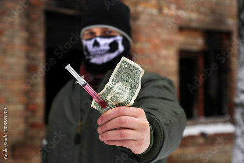 Drugs, drug dealer, drug addict, doping, dose, killer, addiction, syringe, grief, trouble, death, gangster, drug trafficking, medicine, drugs, gangster, gang, criminal, misfortune, bandit, kill, igil photo