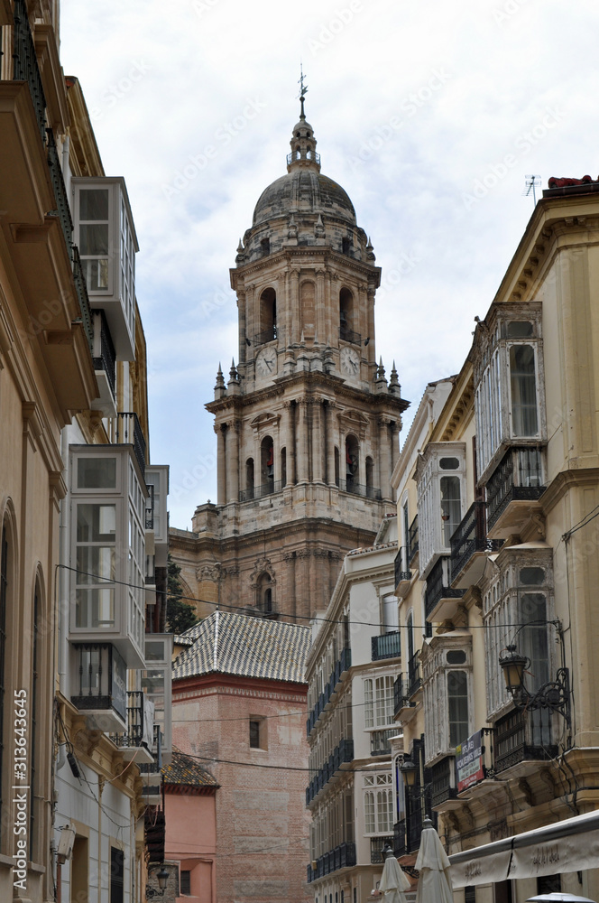 Blick von der Altstadt auf die Kathedrale von Malaga, Spanien