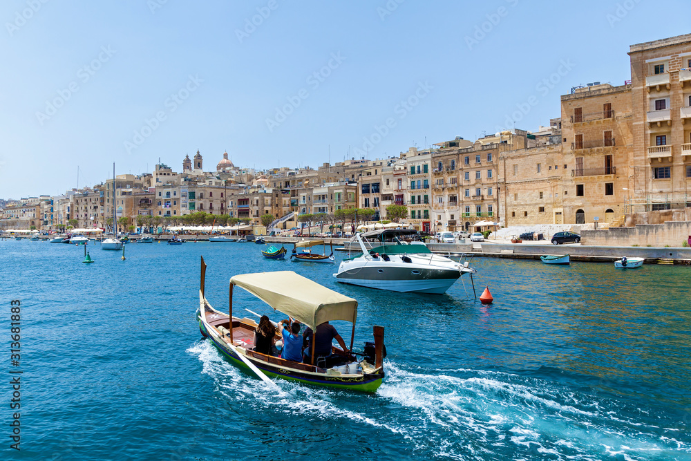 Obraz premium The beautiful harbor with boats in Malta
