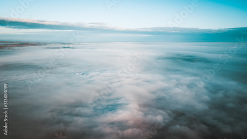 Fototapeta Naklejka Na Ścianę i Meble -  Mazury z lotu ptaka nad chmurami