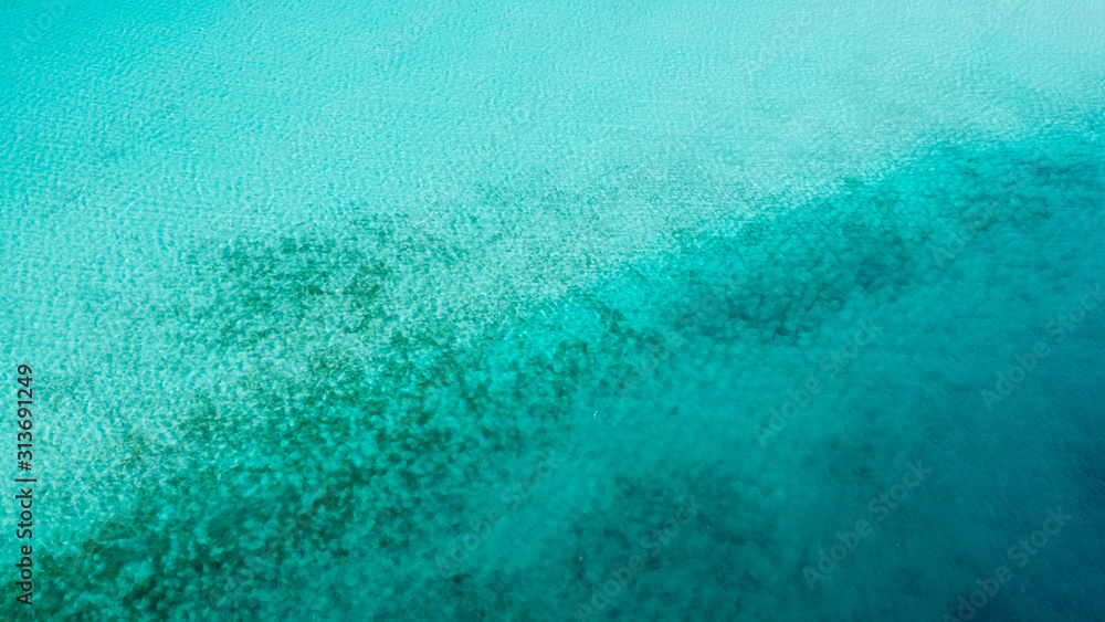 Traumhafter Hintergrund vom karibischen Meer, Dronen Anblick