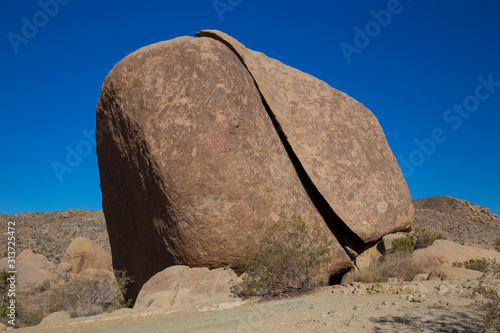 Split Rock , Joshua Tree National Park, California, USA © zappa04