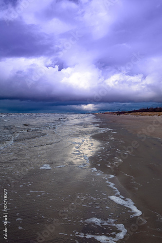Fototapeta Naklejka Na Ścianę i Meble -  Stormy clouds over Baltic sea.