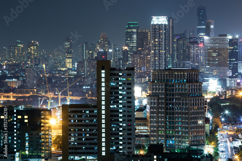 Fototapeta Naklejka Na Ścianę i Meble -  Modern Bangkok city at night