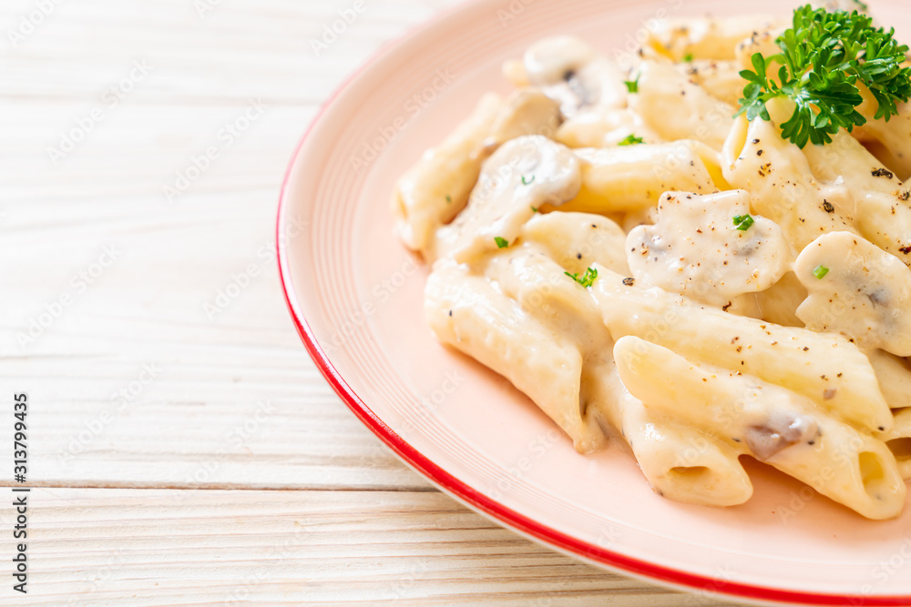 penne pasta carbonara cream sauce with mushroom penne pasta carbonara cream sauce with mushroom