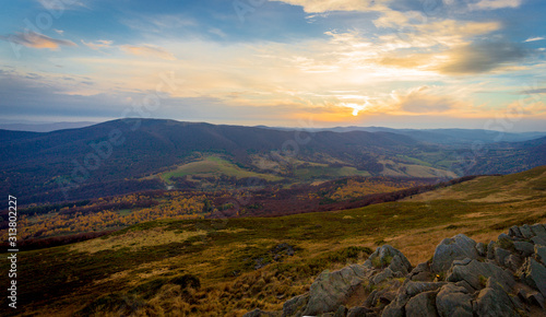 Fototapeta Naklejka Na Ścianę i Meble -  Jesień w Bieszczadach