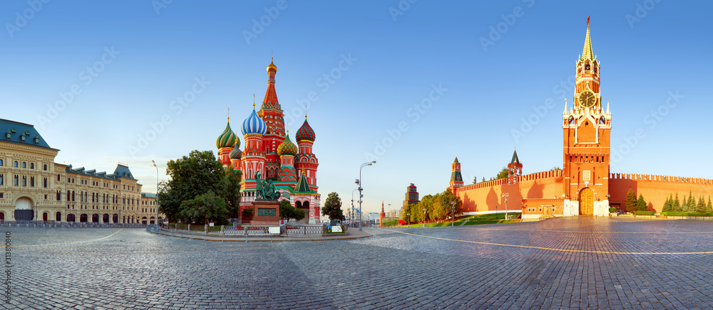 Moscow, St. Basil's Cathedral in Red square, Russia - obrazy, fototapety, plakaty 